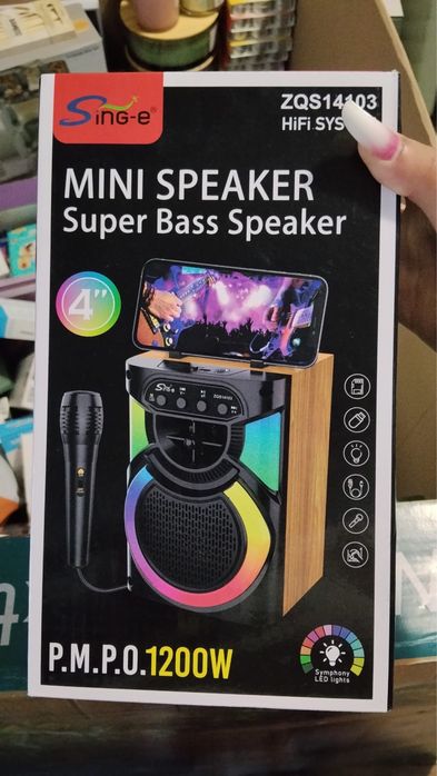 Boxa cu microfon