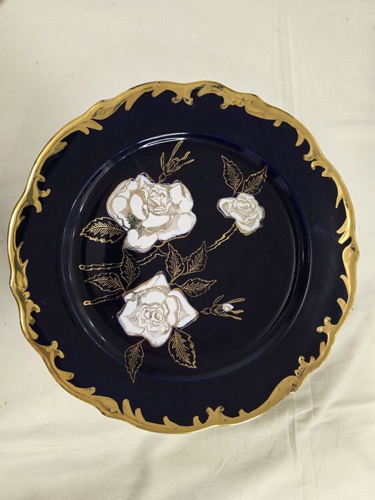 Colecție de platouri decorative din porțelan