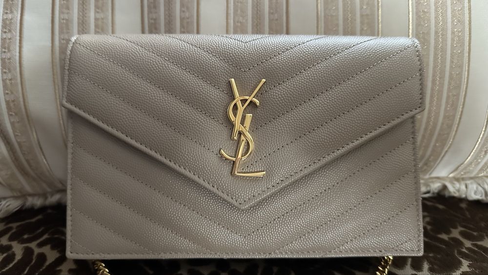 SAINT LAURENT  YSL. CASSANDRE ENVELOPE CHAIN WALLET IN GRAIN DE POUDRE LEATHER