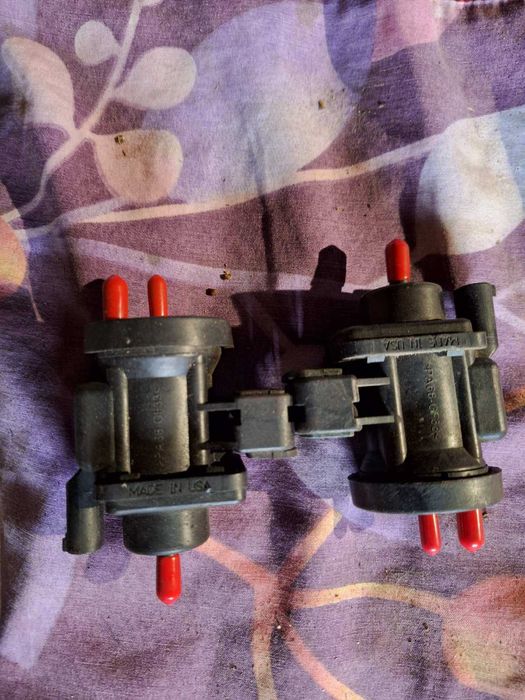 Електровакумни клапани за Мерцедес C220 cdi 2бр.