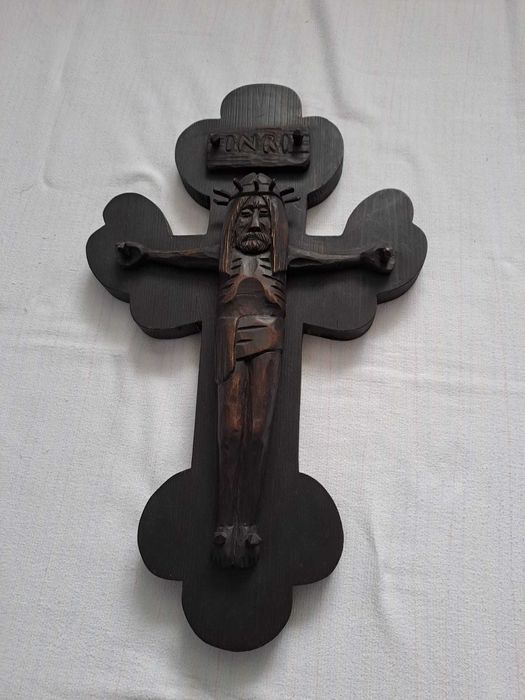 crucifix vechi din lemn 60 cm lucrat manual