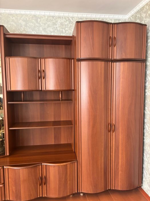 Продаётся стенка шкаф для гостиной