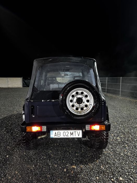 Vând Suzuki Samurai