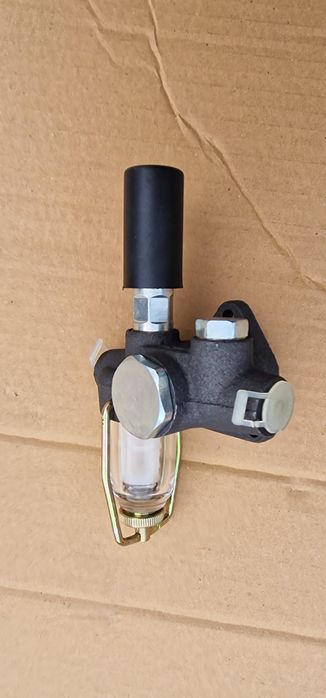 Pompa alimentare  tractor fiat 411.415 și 211 215 preț 350 lei se poat