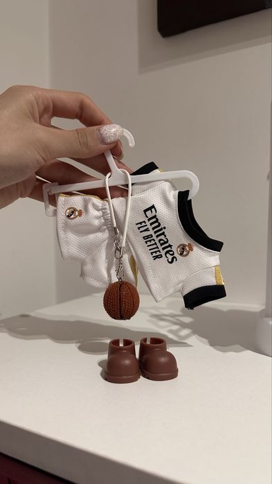 Лабубу, с гардеробом одежды и обуви