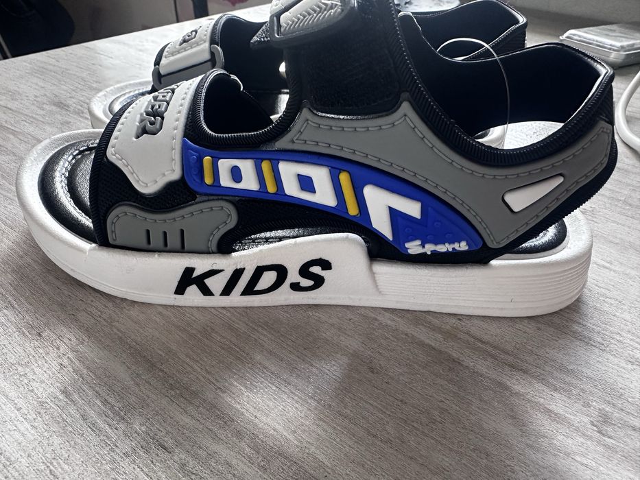 Сандали новые 35р