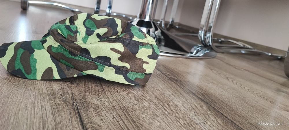 Лятна шапка с камофлажен десен