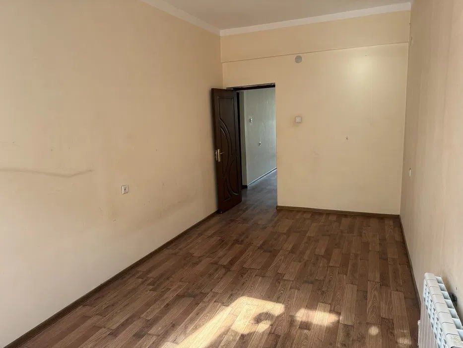 Сергели 6А. 2/2/7. 68 м². 2-станция Метро продаётся квартира