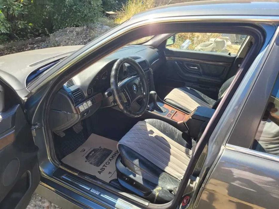 Продам BMW 728i 2000г