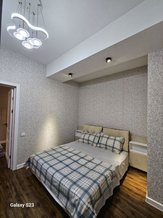 Своя 3х к.кв. Новострой, Ойбек, Чехова38/1, Huawei, BONkafe