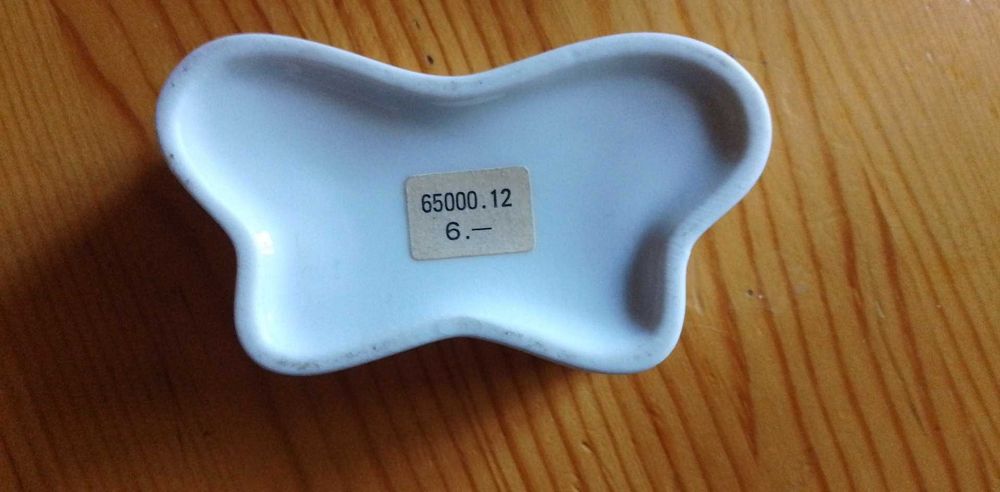 Порцеланова бижутерка/кутийка без капак