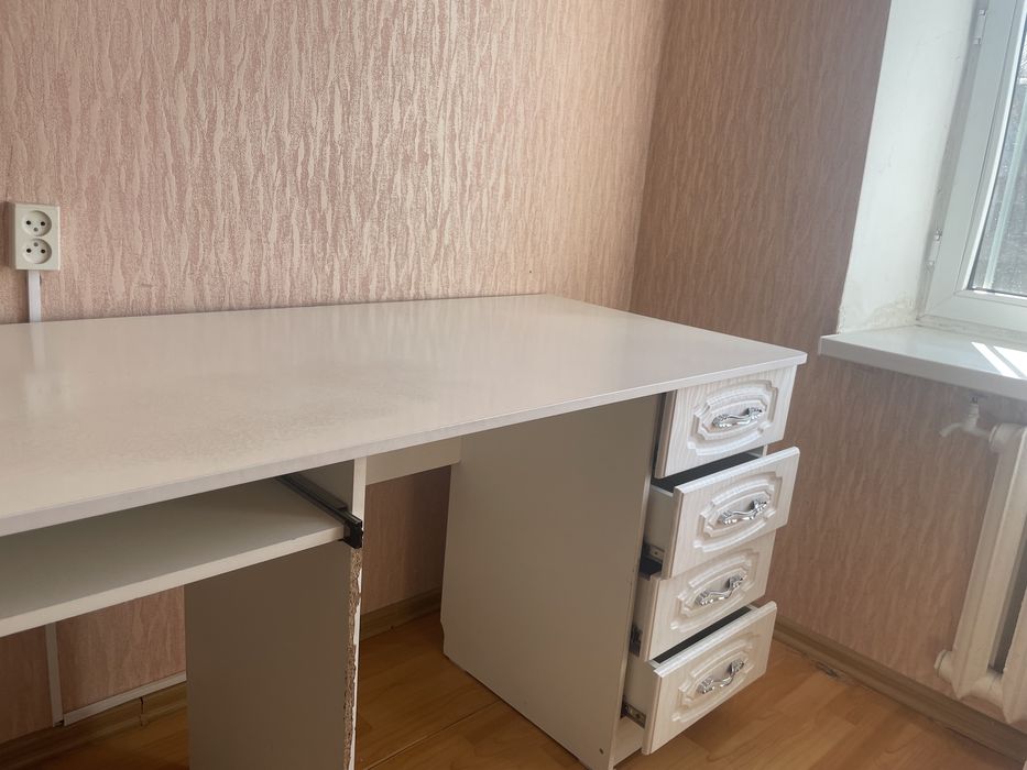 Кровать детский и шкаф и стол