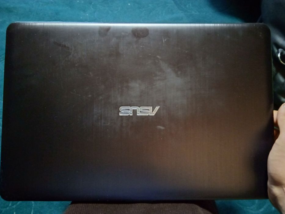 ASUS  noutbuk narmalniroq telefonga obmen asosan iphone 8+ DAN balandi