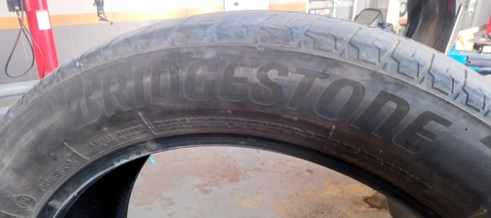 285/45 R21 Bridgestone