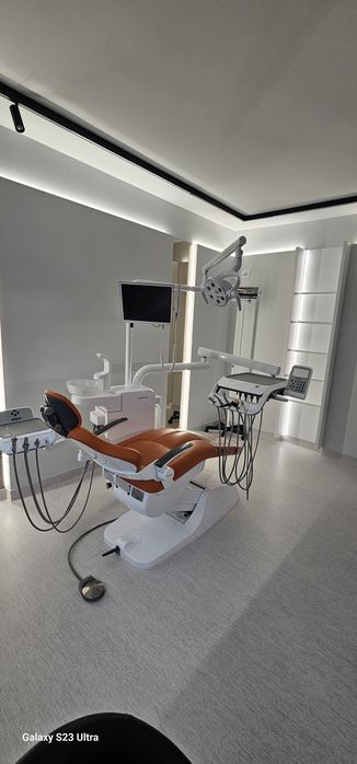 Cautam colaborare cu un medic stomatolog