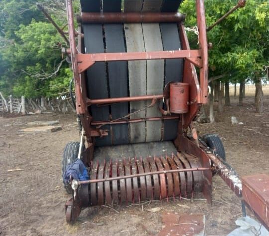 Пресс подборчик жұмыс жасап тур