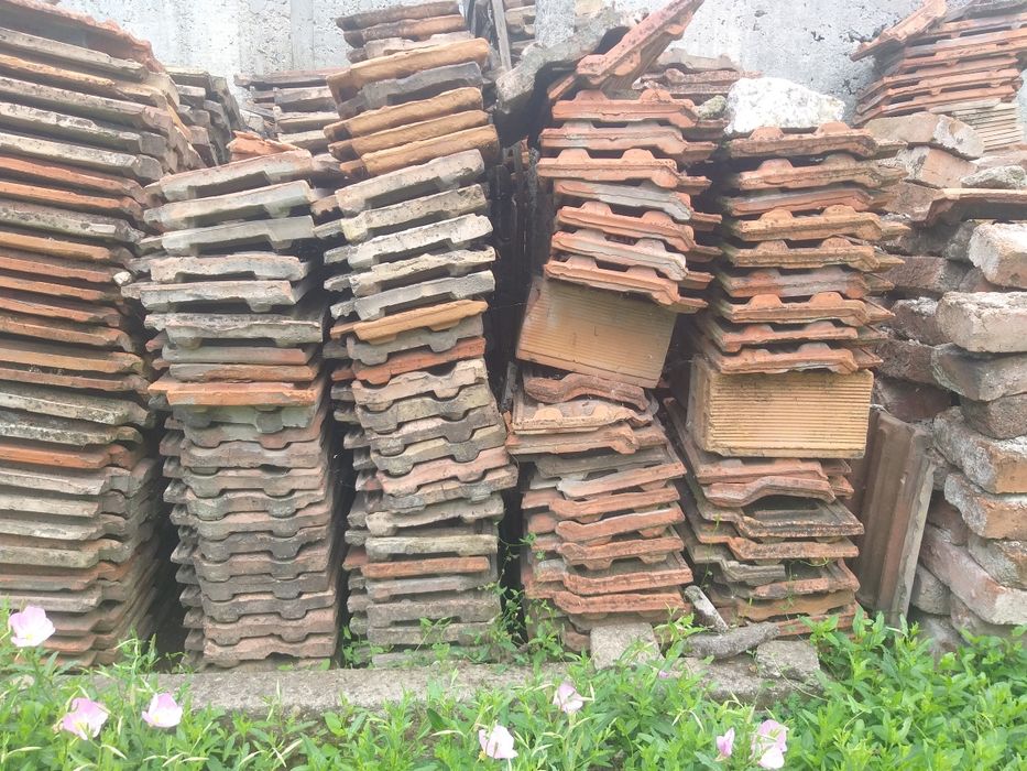 Продавам керемиди втора употреба 500бр по 0.28ст бройката