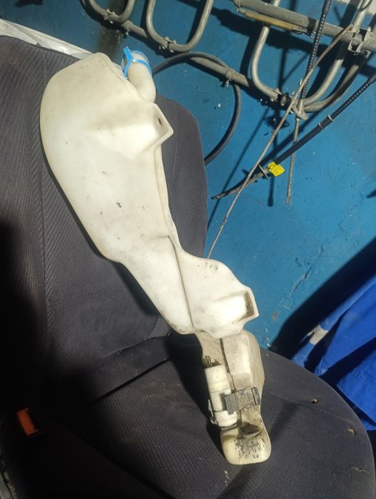 Бачок омывателя Ауди