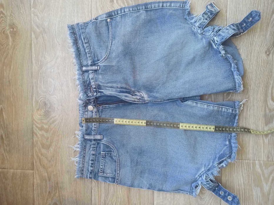 Мъжки широки дънкови къси панталони, размер L