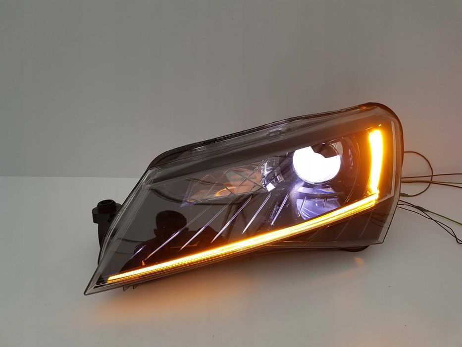 Skoda Superb 3 III 3V1 far stanga dreapta faruri bi-xenon led adaptiv