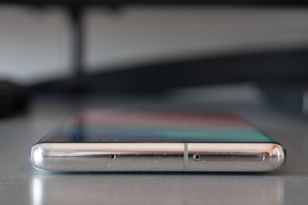 Телефон Samsung Galaxy S10