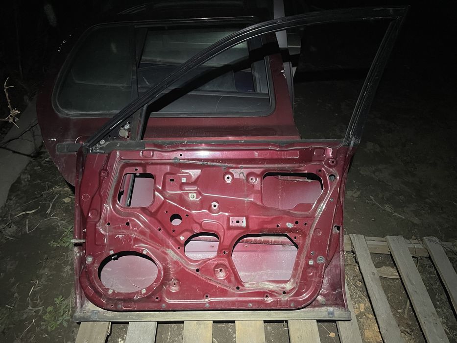 Двери Mazda Cronos 626