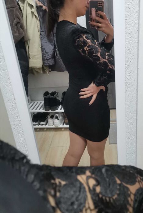 Черна ластична рокля