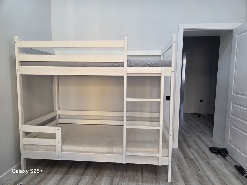 Продам двухъярусную кровать