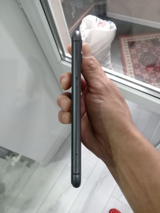Продам iphone 11 в идеальном состоянии 128 gd, акб 71