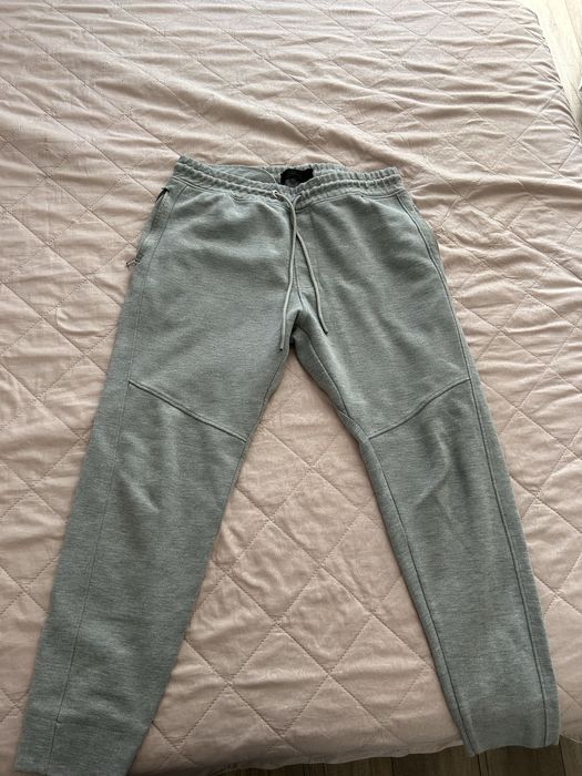 Продам зимние куртки,джинсы, кофты