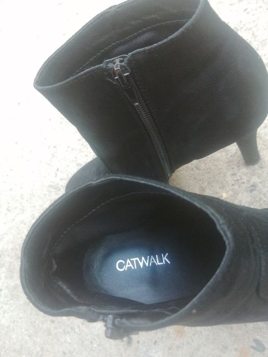 Pantofi Catwalk negrii cu toc