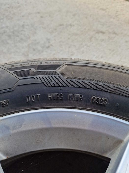 Anvelope 215/55 R16 | Bravuris | Noi