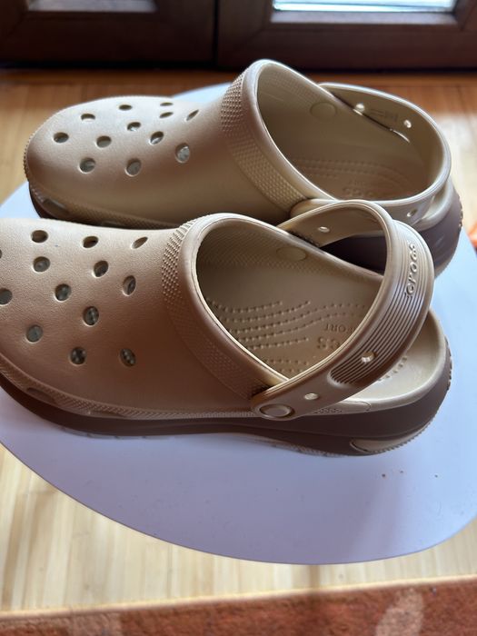 Slapi Crocs classic Mega clog Bej