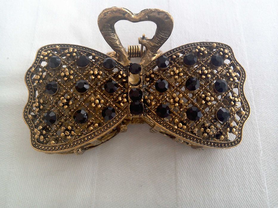 Cleşte/clamă, metal nobil