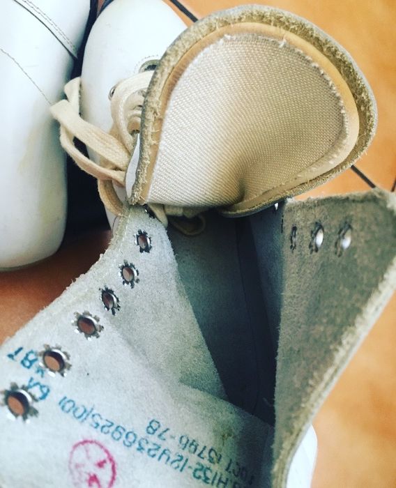 De vanzare patine din piele
