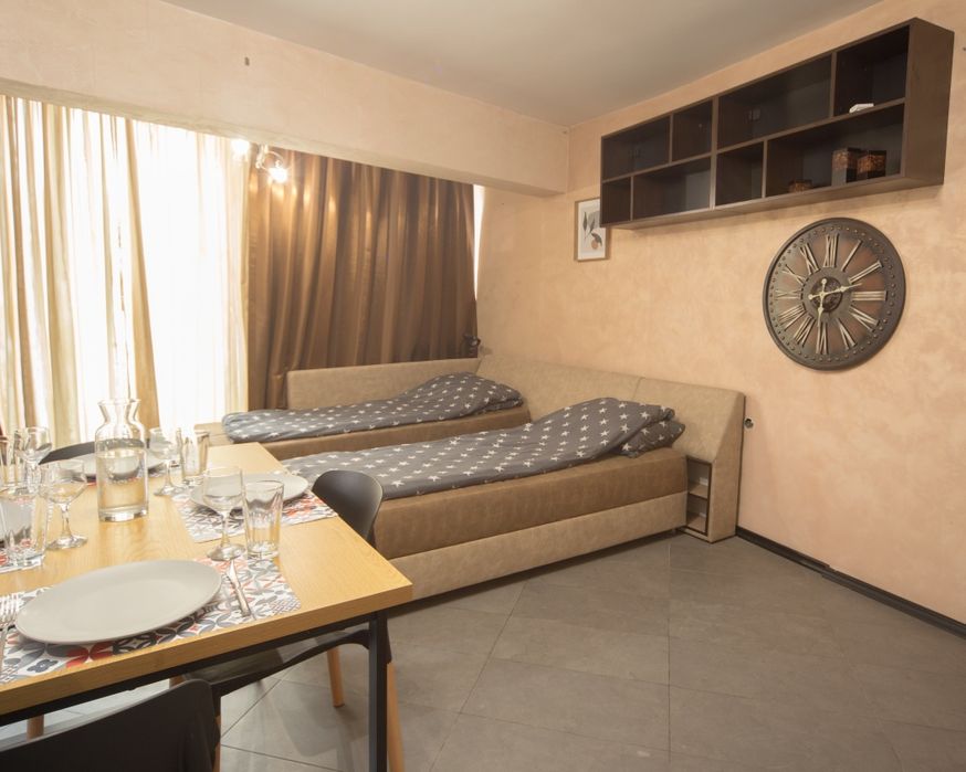 Aleks Holiday-Нощувки Бургас топ център безплатно паркомясто морска г