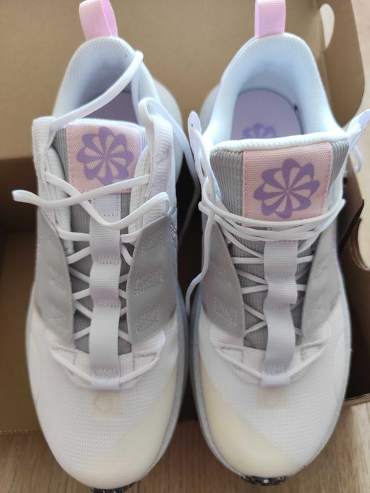 Нови маратонки Nike