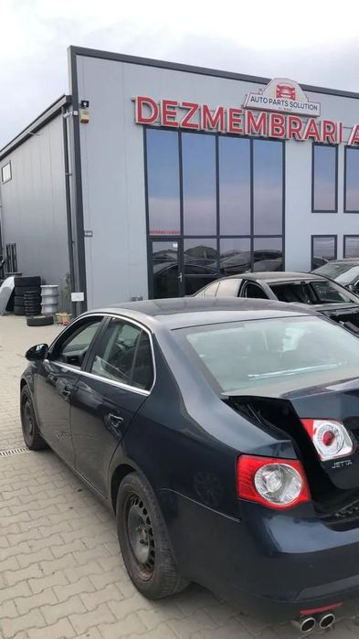 Dezmembram Volkswagen Jetta 2.0 TDI 170 CP BMR an fabr. 2007