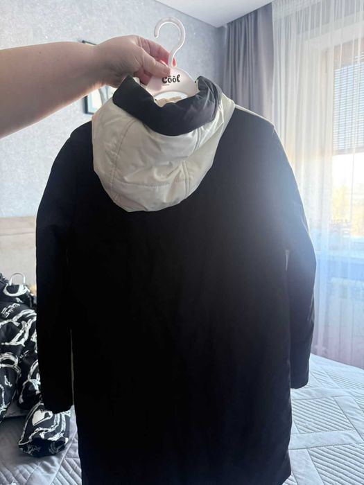 Продам детскую демисезонную куртку для девочки