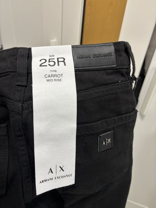 Дамски накъсани дънки Armani exchange  25 размер