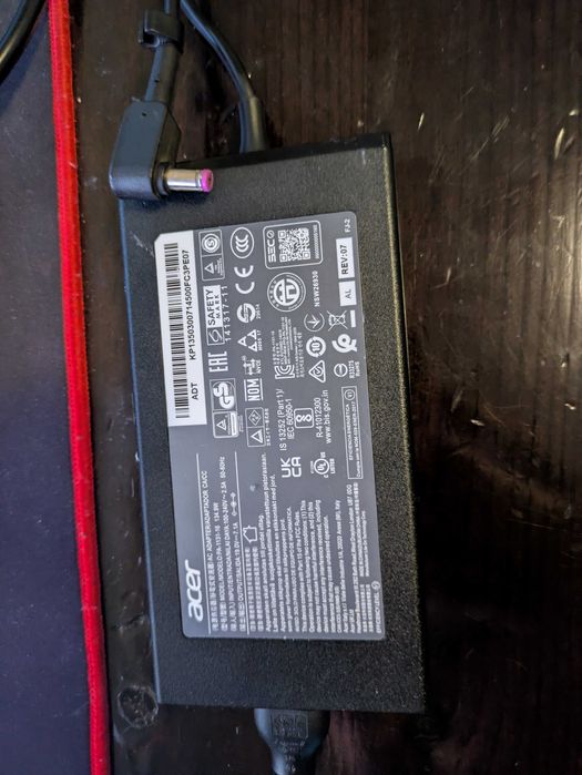 Оригинално зарядно за Acer 135W (19V 7.1A) за Nitro 5 / Aspire 7  (Лилава букса)