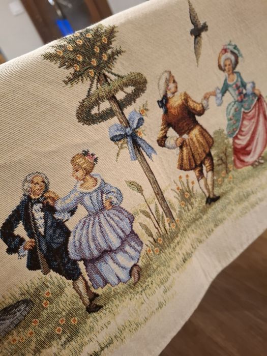 Жакардова покривка с два тишлайфера