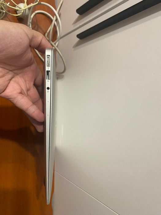 Ухоженный Macbook Air 2015