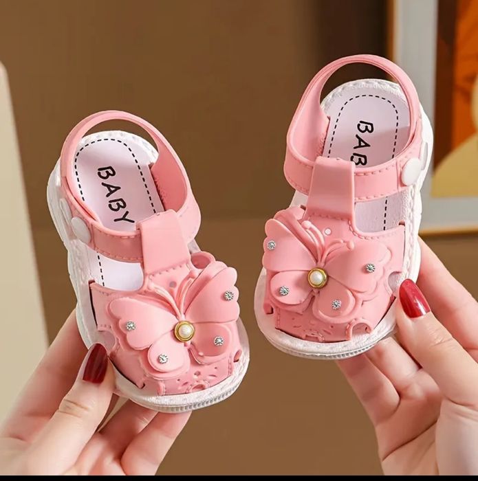 Продам сандали .