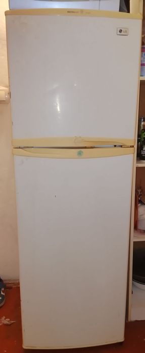 Холодильник продается
