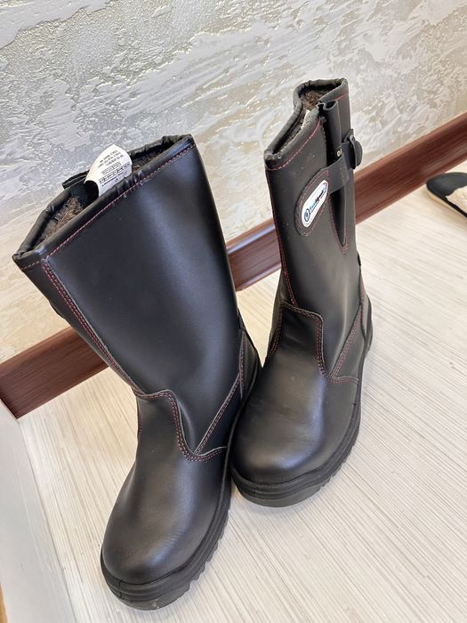 спец ботинки новый