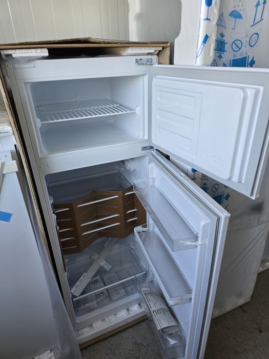 Нов хладилник за вграждане с фризер Smeg D8140E  см. 54 ч. 145