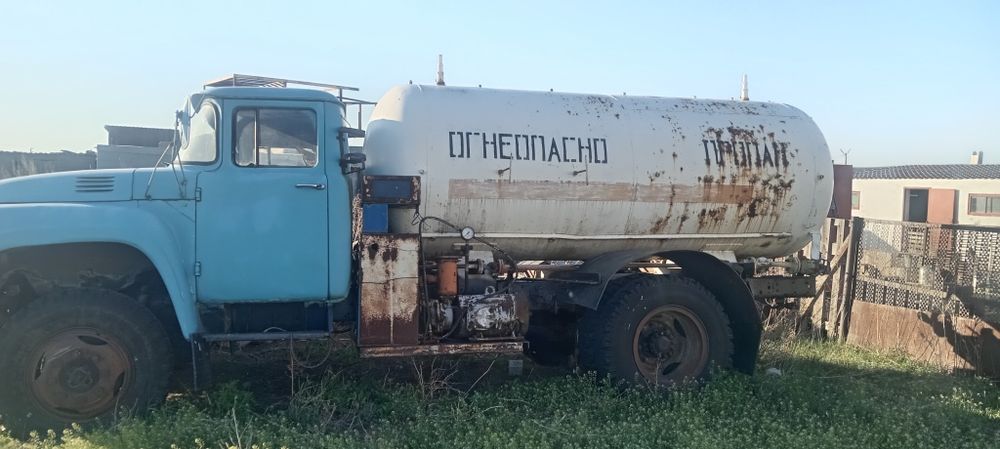 Автогазозаправщик.
