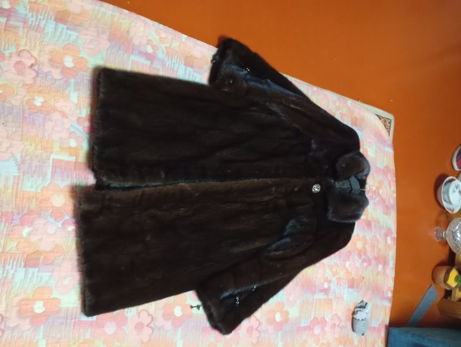 Женская шуба, куртка