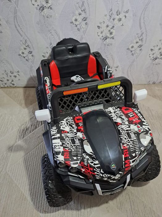 Продам детскую машину